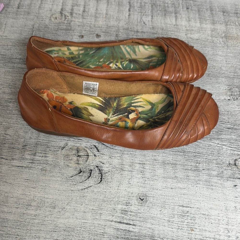Rocket Dog Brown Flats with Pleated Design - Picture 2 of 2